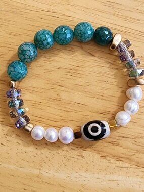 Chic Turquoise and Black Beaded Bracelet